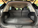 積み下ろしのしやすいデッキにはたっぷりと荷物を積み込んでいただけます。遊びから仕事まで、様々なシーンで頼れます♪