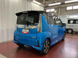 後席の方もくつろげる、ゆとりのある車内。