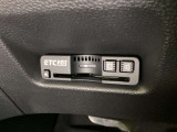 ハンドルの左下にETC2.0がついています。高速道路の料金所の通過も楽々です。 カードの取り出しもしやすい場所についています。
