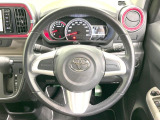 【純正革巻きステアリング】上質な革を使用することで、手にしっかり馴染みとても運転しやすいハンドルです♪