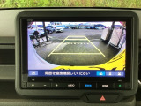 バックモニター付きで、車庫入れやバック時の後方確認をサポート。