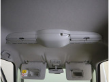 前席上部に付いているスリムサーキュレーターで室内の空気を循環させエアコンの効きをサポート☆後席でも快適にお過ごしいただけます♪