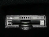 ETC車載器付きです。高速道路の料金所もスムーズに通過できます。