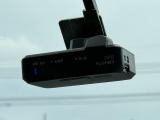 ドライブレコーダーを搭載しております。事故だけでなくあおり運転の状況も映像で記録することで万が一のリスクに備えることができます。