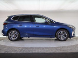 BMWのお車は、走行の安定性とコーナリングの良さを追求し、思い通りにハンドルの操作可能です。試乗車もご用意しておりますので、ぜひ&ldquo;駆け抜ける歓びをご体感ください!