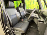運転席シート廻りは使用感も少なく、良好な状態となっています。丁寧に使われていたことがよくわかりますね。