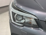 LEDヘッドライトは、点灯の瞬間から最大光量を発揮し、突然暗くなるトンネルなどでの安定感を高めます。