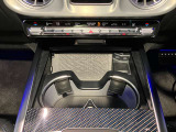 全ての席が主役席なのは、メルセデスならではの特徴です。快適なドライビングが、リラックスした車内空間を作りだします。