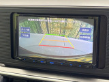 【バックカメラ】駐車時に後方がリアルタイム映像で確認できます。大型商業施設や立体駐車場での駐車時や、夜間のバック時に大活躍!運転スキルに関わらず、今や必須となった装備のひとつです!