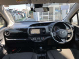 【運転席・インパネまわり】ハンドル・シート・フロアーなど隅々までプロによるクリーニング済み☆彡キレイな車内でドライブが一層快適にお楽しみいただけます!!