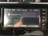Bluetooth(ブルートゥース)接続機能付き。スマートフォンなどからお気に入りの音楽をワイヤレス再生できます。ドライブがさらに楽しくなりますね。