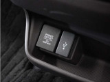12V電源ソケット、USB接続端子!使いやすい場所に!装備が充実しています♪