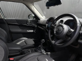 ◆LIBERALAは、輸入車選びの新たなスタイルを提案するインポート・セレクト・ブランドです。オーナー様となる方がクルマから直接感じる感性を第一にした、最良の一台との出会いをコーディネートいたします。