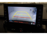 バックモニターがあれば車庫入れ時など、後ろが確認できて安心です。運転に自信がない方にはおすすめの装備です。ただし、バック時目視での確認も忘れずに。