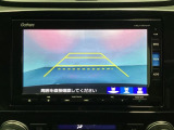 バックでの車庫入れも安心です! リアカメラが付いているバックモニター付のナビを装備しております。操作線もついており距離感も画面から確認できます。