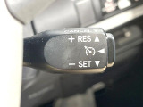 【クルーズコントロール】高速道路もラクラク走行。アクセルを離しても一定速度で走行ができ、長距離運転時の負担を軽減!加速・減速も簡単なスイッチ操作で調整できます。