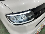 LEDヘッドライト付きで夜間の運転も安心ですね
