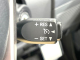 【クルーズコントロール】高速道路もラクラク走行。アクセルを離しても一定速度で走行ができ、長距離運転時の負担を軽減!加速・減速も簡単なスイッチ操作で調整できます。