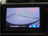 バックカメラ搭載です!車庫入れが苦手な人はもちろん、車両感覚に自信がある人にもお勧めです!見えない箇所が見えるようになるので、低い障害物や隠れてしまっている子供の存在等にも気付く事が出来ます。