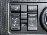 両側電動スライドドアのスイッチ付です。車内からもスイッチひとつで楽にドアの開閉が可能です。電動なので開閉時に力を使う必要がなく、半ドアになることもありません!