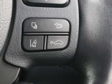 設定車速内で先行車の車速に合わせて速度を調節することで一定の車間距離を保ちながら追従走行できる「レーダークルーズコントロール(ブレーキ制御付)」を装備しています。