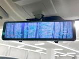 【デジタルインナーミラー】後席の大きな荷物や同乗者で後方が確認しづらい時でも安心!カメラが撮影した車両後方の映像をルームミラー内に表示。クリアな視界で状況の確認が可能です!