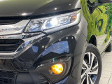 【LEDヘッドライト】悪天候や夜間走行時も良好な視界を確保し安心して運転できる高輝度LEDヘッドライトを装備!点灯速度が早く、消費電力も抑えられています。