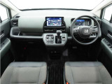 ◆視界広々で非常に運転しやすくロングドライブでも疲れを感じさせないすっきりとまとまったインパネ周りです。