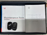 スマートキーは鍵をバッグに入れたままでもドアロックの開閉やエンジンのON・OFFができます。夜間や雨の日も鍵を探さなくて良いので便利です。