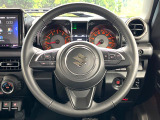 【純正革巻きステアリング】上質な革を使用することで、手にしっかり馴染みとても運転しやすいハンドルです♪