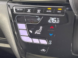 【オートエアコン】一度お好みの温度に設定すれば、車内の温度を検知し風量や温度を自動で調整。暑い&hellip;寒い&hellip;と何度もスイッチ操作をする必要はありません。快適な車内空間には必須の機能ですね♪