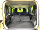 普段のお買い物や通勤、送迎等に十分な荷室スペースを確保しております。セカンドシートを倒すと、大きな荷物の積載も可能です♪