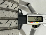 夏タイヤの残り溝は4.6mmです。スリップラインからは3.1mmとなっております。