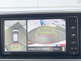 【パノラマモニター】専用のカメラにより、上から見下ろしたような視点で360度クルマの周囲を確認することができます☆死角部分も確認しやすく、狭い場所での切り返しや駐車もスムーズに行えます。