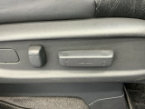 電動シート付きです!快適なポジションに合わせやすく大変便利です!