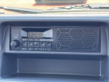 スピーカー付きAM/FMラジオ搭載で、運転中もさみしくない!!