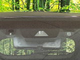 【トヨタセーフティセンス】走行中に前方の車両等を認識し、衝突しそうな時は警報とブレーキで衝突回避と被害軽減をアシスト。より安全にドライブをお楽しみいただけます。