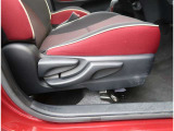 【シートアジャスター】上下調整できるシートアジャスター!運転手にあったドライバーズポジションができますね。