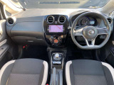 ノートの運転席周りの画像です。