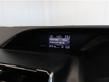 見易いメーターディスプレイ!気になる燃費や航続可能距離などの情報を素早くキャッチ。