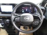 運転が楽しくなる明るく開放的な運転席まわりです。