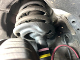お車を安心してお乗りいただく為には、足回りの定期点検が欠かせません。サービスサポート(有償保証)では無料点検もご提供しており、安心のカーライフをお過ごしいただけるサポート体制が整っています。