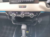 ブレーキホールド機能搭載!停車中に、ブレーキペダルを踏み続けなくても、自動的にブレーキを保持する機能です。信号待ちなどの一時的に停止したいときの使用に適しています。