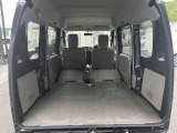 是非一度ご来店いただき現車を見て触れてください。内外装のキズや室内のにおいもご確認いただけますし、装備や機能も現車で説明させていただきます。