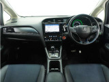 ◆視界広々で非常に運転しやすくロングドライブでも疲れを感じさせないすっきりとまとまったインパネ周りです。