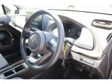 前席全体 目線も高く広い視界で安心して運転することができますね!