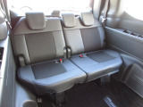 3列目シートは車内全体を爽快に見渡せて、座り心地も快適に。すべてのシートの居心地を、とことん追求しました。