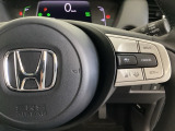 ハンドルにHondaセンシング系のクルーズコントロールやレーンキープアシストなどのスイッチが装備されています。ハンドルから手を離さず安全に操作できます。