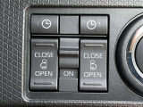 両側電動スライドドアのスイッチ付です。車内からもスイッチひとつで楽にドアの開閉が可能です。電動なので開閉時に力を使う必要がなく、半ドアになることもありません!