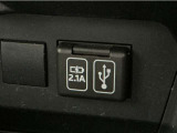 便利な充電用USBジャックも付いています☆周辺機器の充電にご利用頂けます☆